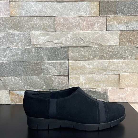 Clarks Women's Daelyn Plaza Slip-On Shoes - Picture 5 of 9